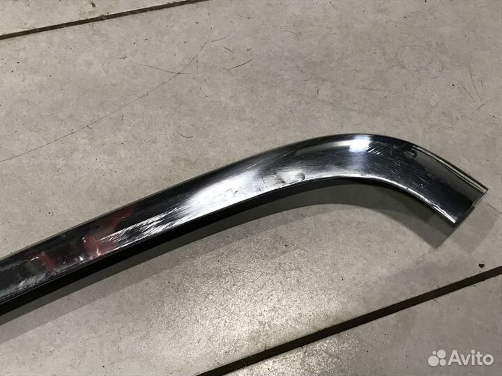 Правый молдинг хром заднего бампера W210