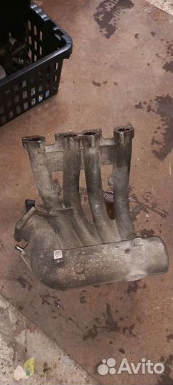 Коллектор впускной Volkswagen B5 1.6AKL 1995-2001