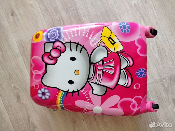 Детский чемодан б/у