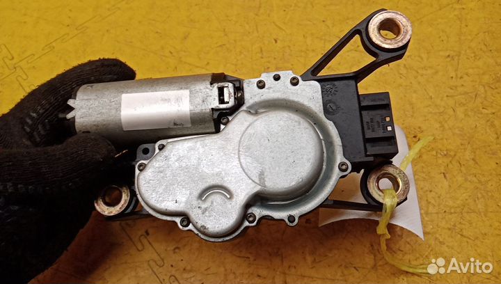 Моторчик стеклоочистителя задний X5 E53