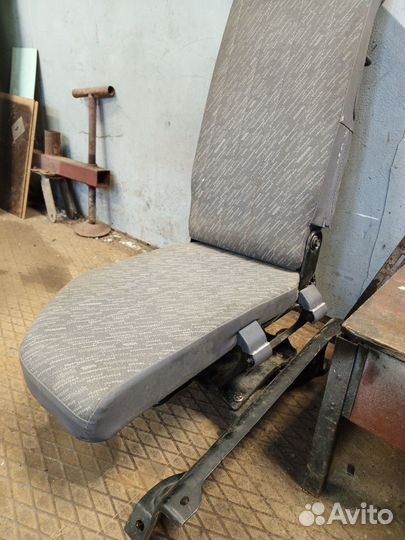 Сидение складное тойота с креплением