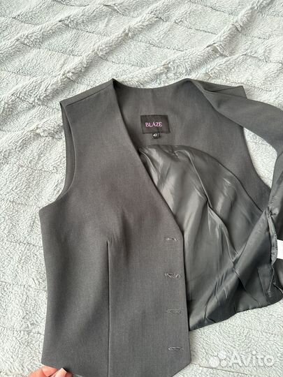 Продам брючной костюм