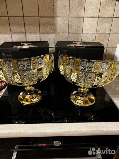 Конфетница на ножке, фруктовница