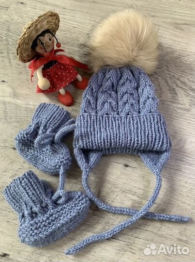 Вязаный детский комбинезон ручной работы