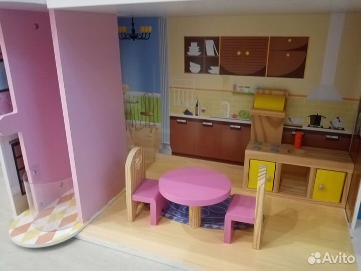 Домик кукольный