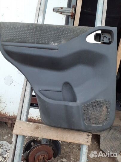 Обшивка двери задняя Nissan Pathfinder R51