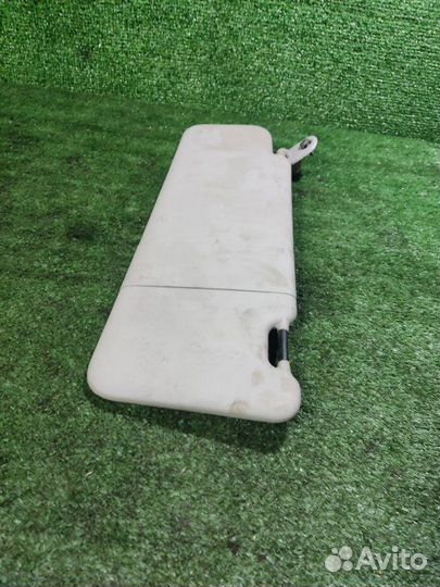 Козырек солнцезащитный левый Renault Sandero