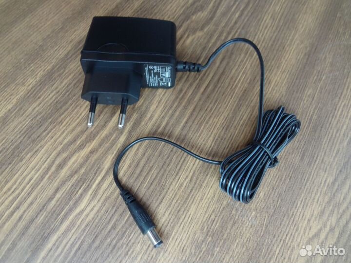 Блок питания от сети вых: 9В 0.6А штекер 5.5х2.1мм