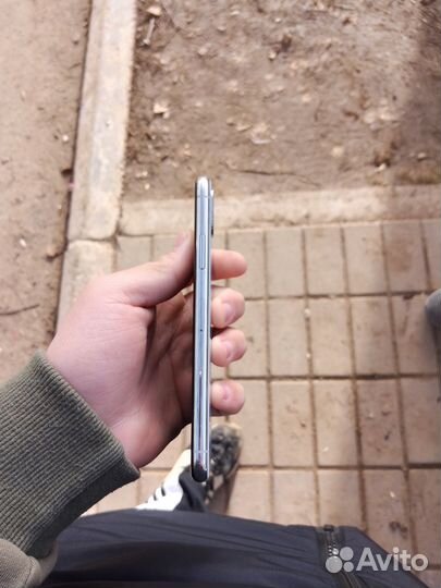 iPhone X, 64 ГБ