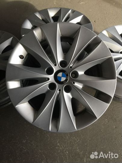 Комплект оригинальных дисков для BMW R17