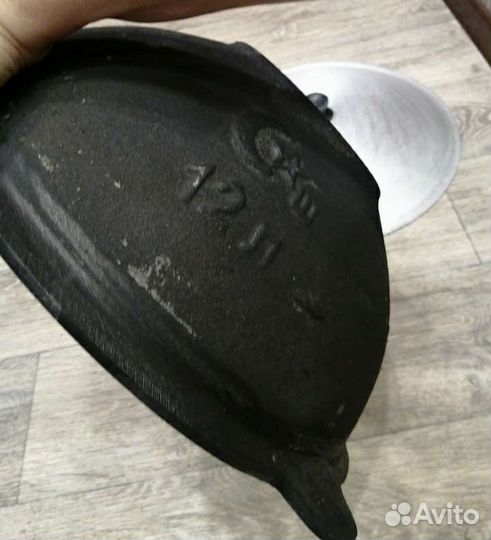 Казан чугунный 12 литров. Плоское дно