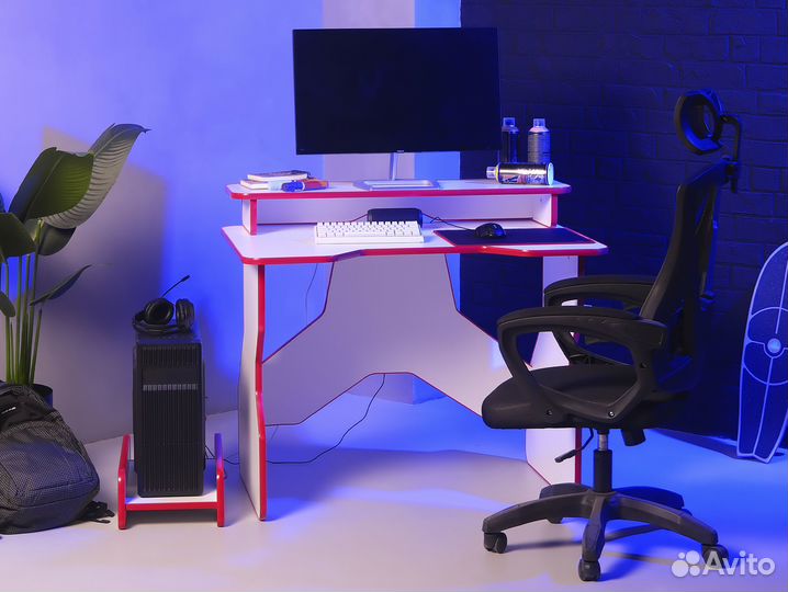 Белый компьютерный геймерский стол