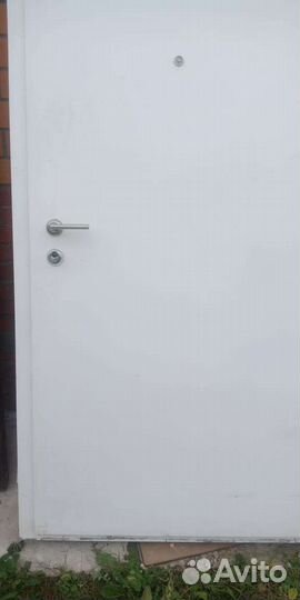 Входная металлическая дверь