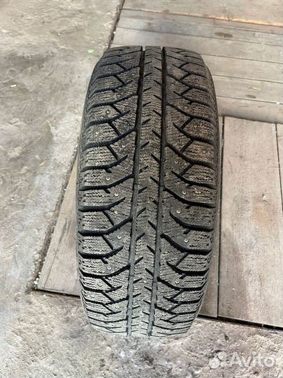 Bridgestone Ice Cruiser 7000S 205/55 R16 91T