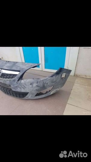 Передний бампер Opel Astra-J
