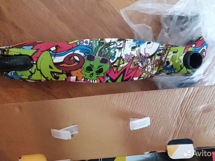 Самокат новый световые колеса