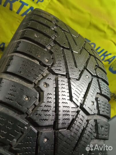 Pirelli Ice Zero 215/65 R16