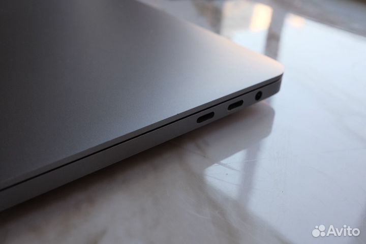 MacBook Pro 16, 2019, i7, 16GB, 512GB SSD