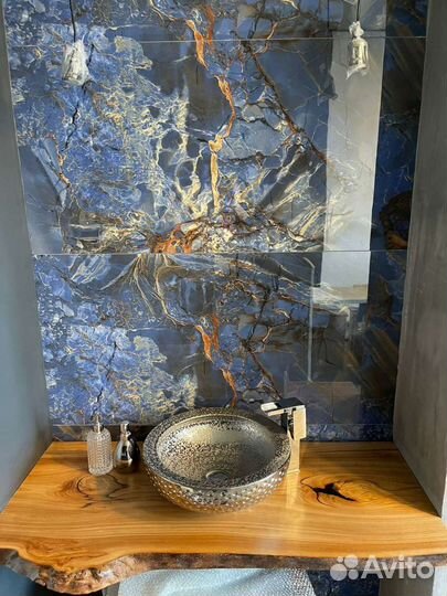 Столешница из слэба карагача в ванную комнату