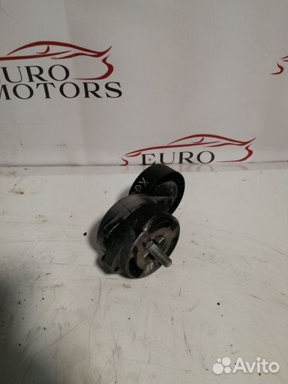 Ролик натяжной навесного оборудования