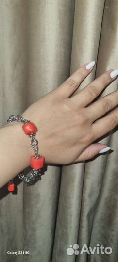 Комплект из коралла