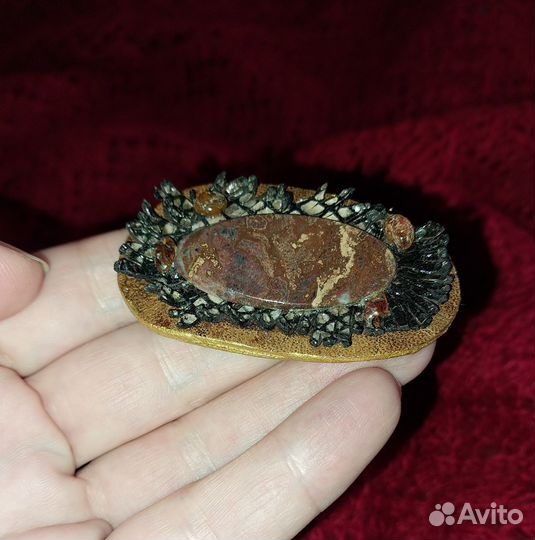 Брошь:Маска