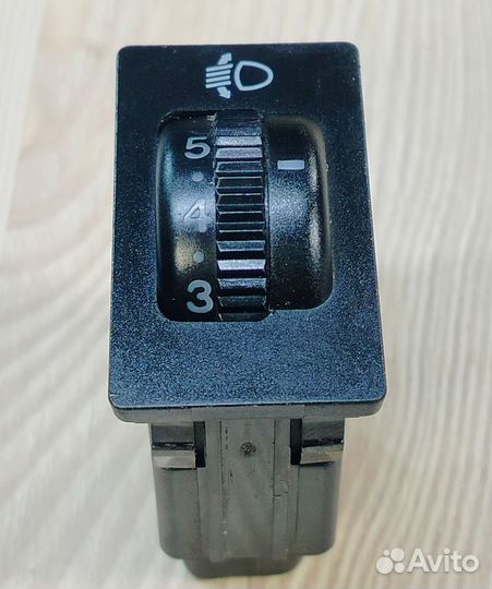 Кнопка корректора фар Toyota Corolla 120