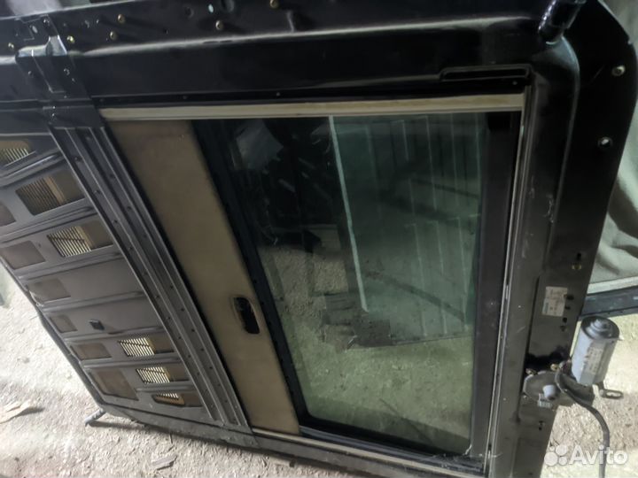 Люк Mercedes-Benz W211