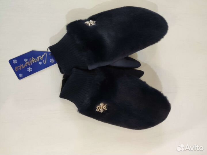 Варежки женские