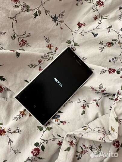 Телефон Nokia lumia 720