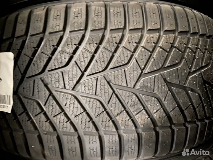 Yokohama BluEarth Winter V905 275/40 R21 107W