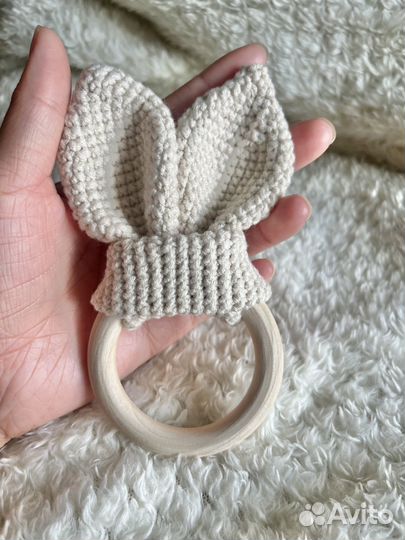 Вязаные игрушки Зайка