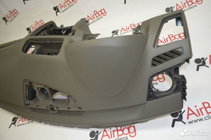 Торпедо панель приборов Audi Q3 (коричн)