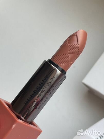 Burberry помада