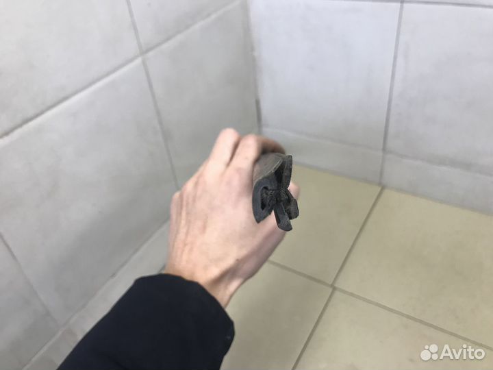 Накладка стекла переднего правого Solaris 2010-201