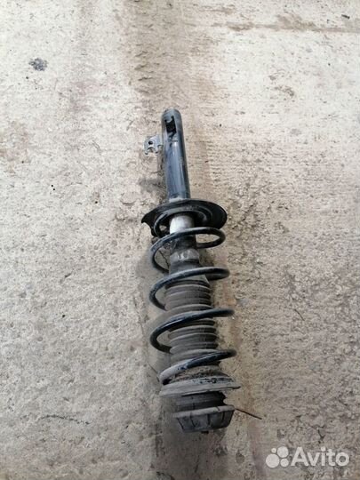 Амортизатор передний правый Peugeot 107 1KR 2008