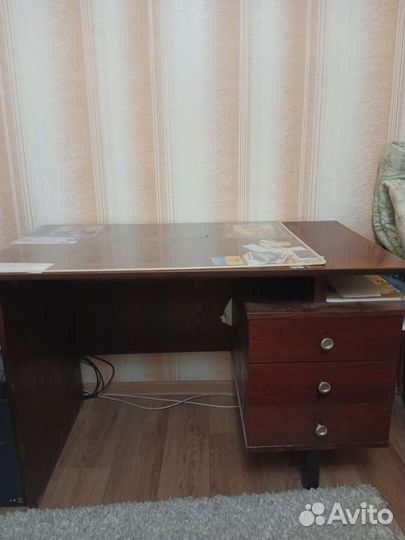 Письменный стол