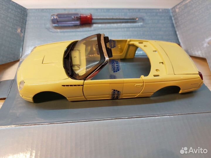 Сборная модель Ford Thunderbird 1:24