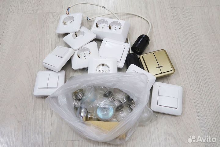 Электро розетки и еще куча нужного и полезного