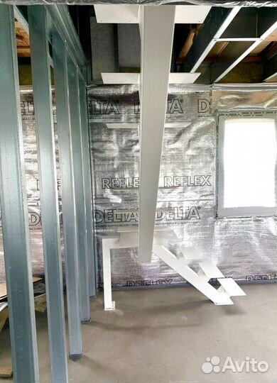 Лестница прямая на металлокаркасе