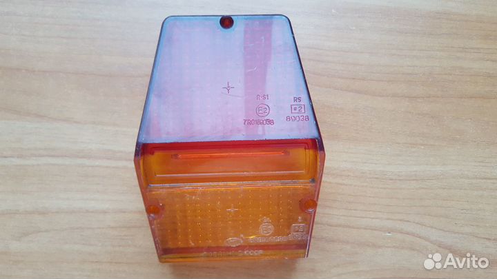 Рассеиватель верхний заднего фонаря газ 24+фонарь