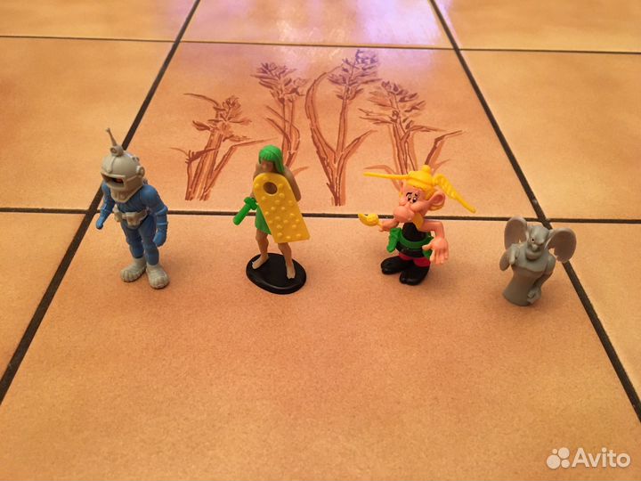 Фигурки Kinder Surprise