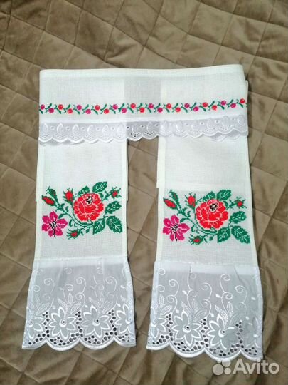 Вышитый рушник к иконам