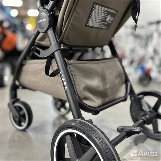 Прогулочная коляска Luxmom