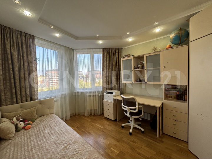 4-к. квартира, 90 м², 6/9 эт.