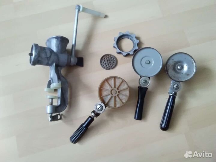 Мясорубка ручная, закаточные машинки б/у