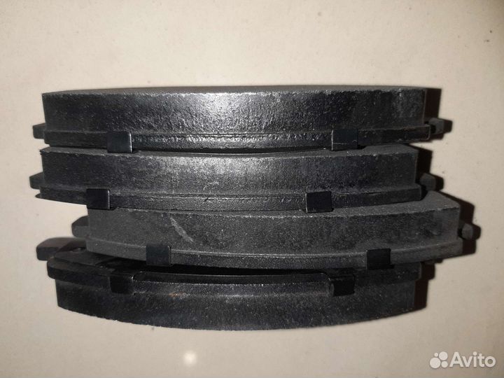 Тормозные колодки передние Чери Амулет с абс