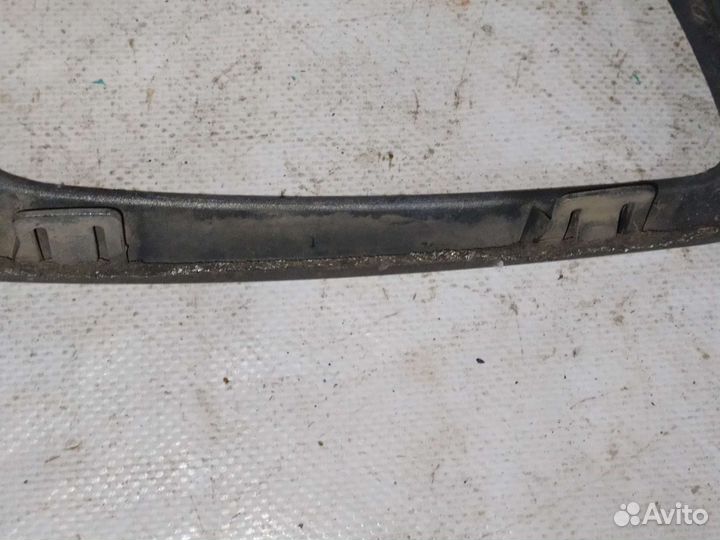 Окантовка птф левая Mitsubishi Montero 3 Pajero