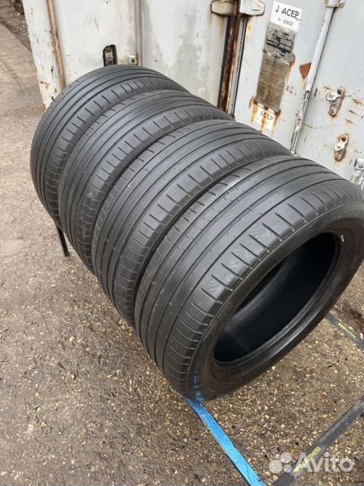 Pirelli P Zero PZ4 235/55 R18 100V