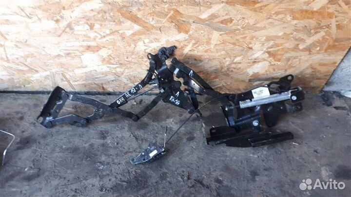 Петля крышки багажника Opel Astra H TwinTop 2004